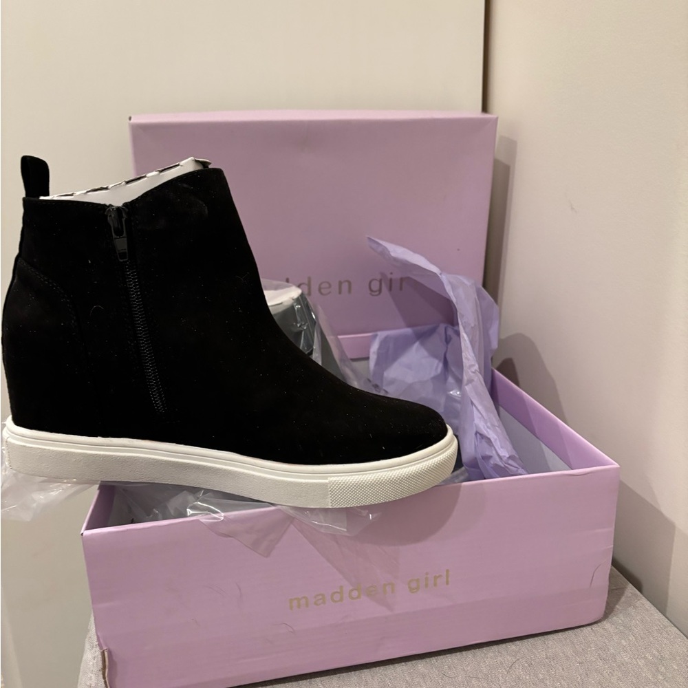 Madden Girl Black Wedge Sneaker, black